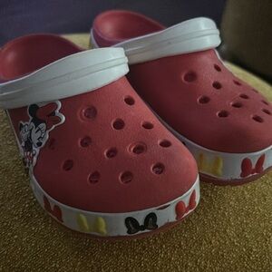 Minnie Mouse Crocs